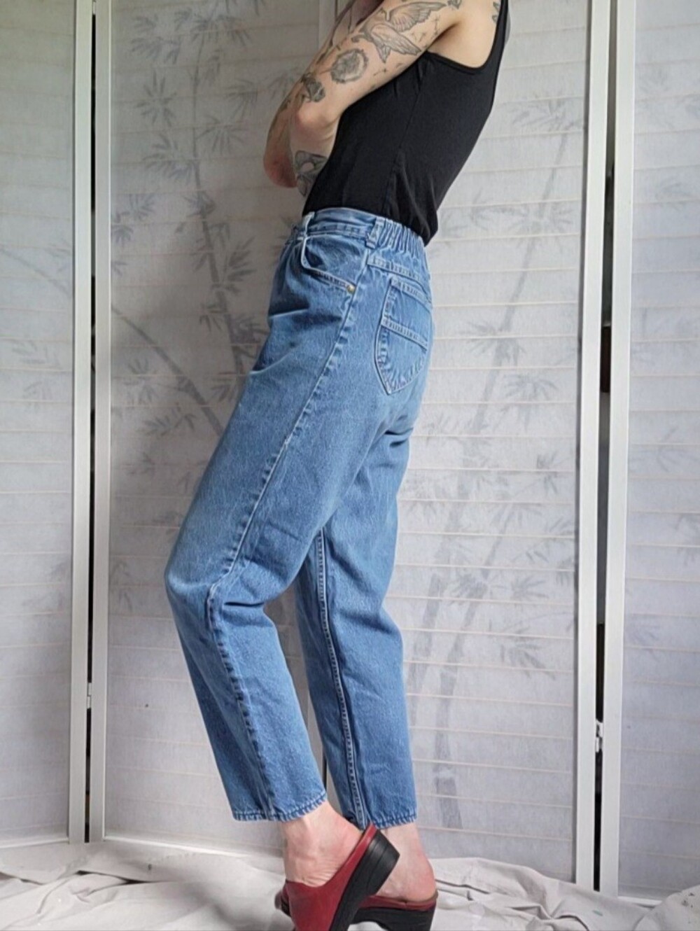 Vintage OshKosh B'gosh Pleated Lightwash Tapered Jeans Size S/M - Picture 4 of 10